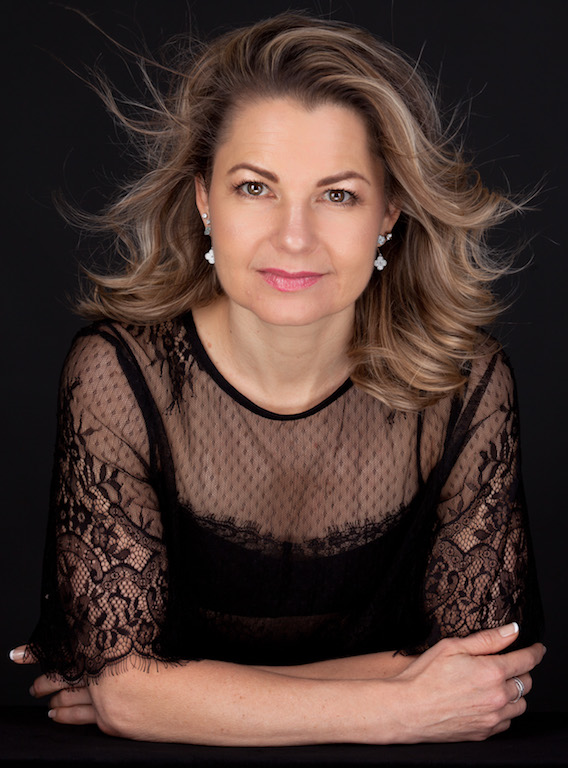 Dr. Zora Benhamou